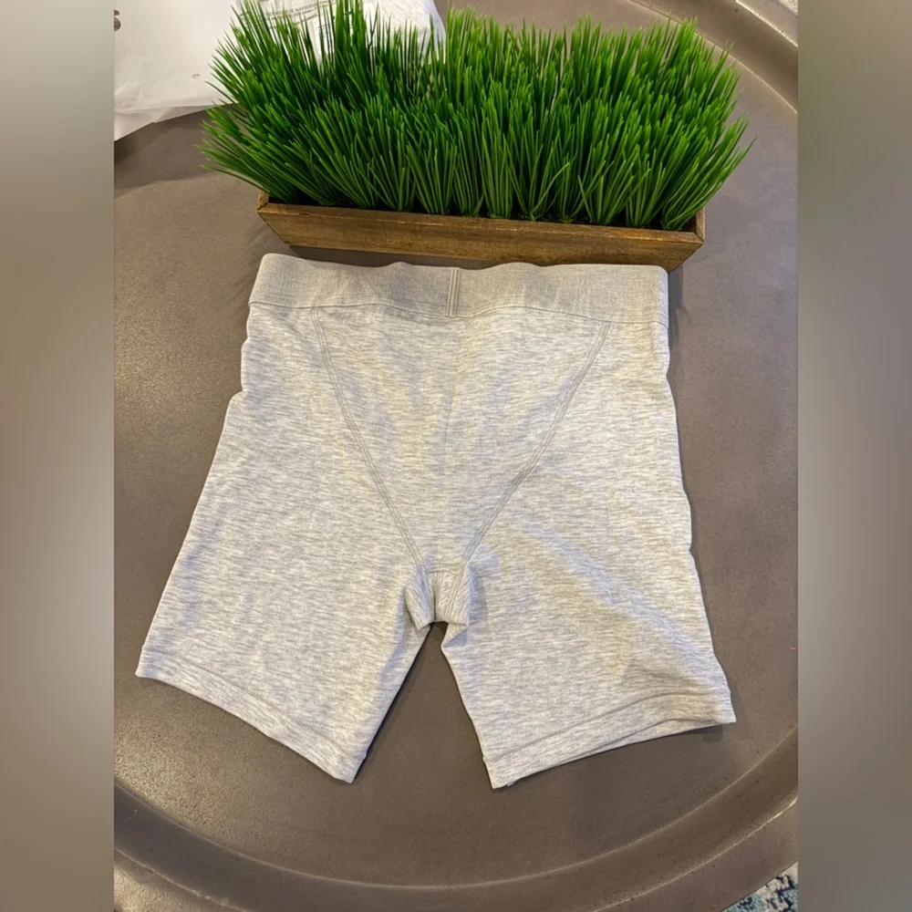 SKIMS Light Gray Boxer Briefs XS NEW
